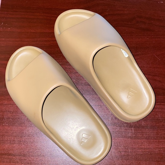 Yeezy Slides main image 7
